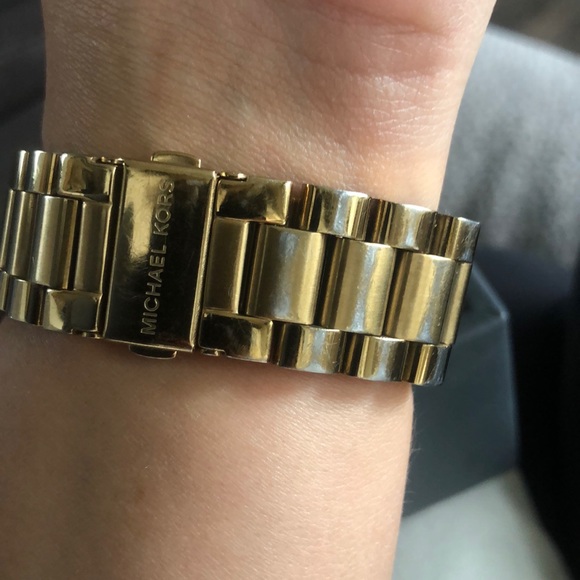 Michael Kors Bradshaw Wrist Watch - Picture 6 of 7